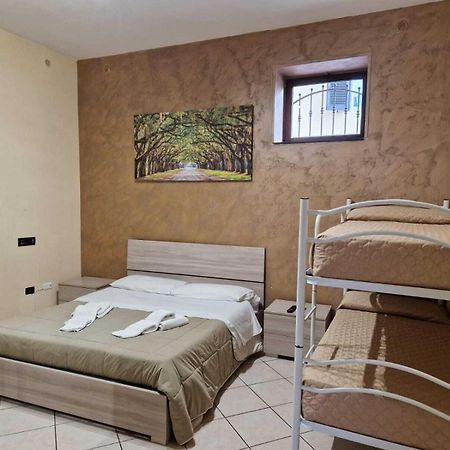 La Domus Pompei Casa Vacanza Bagian luar foto